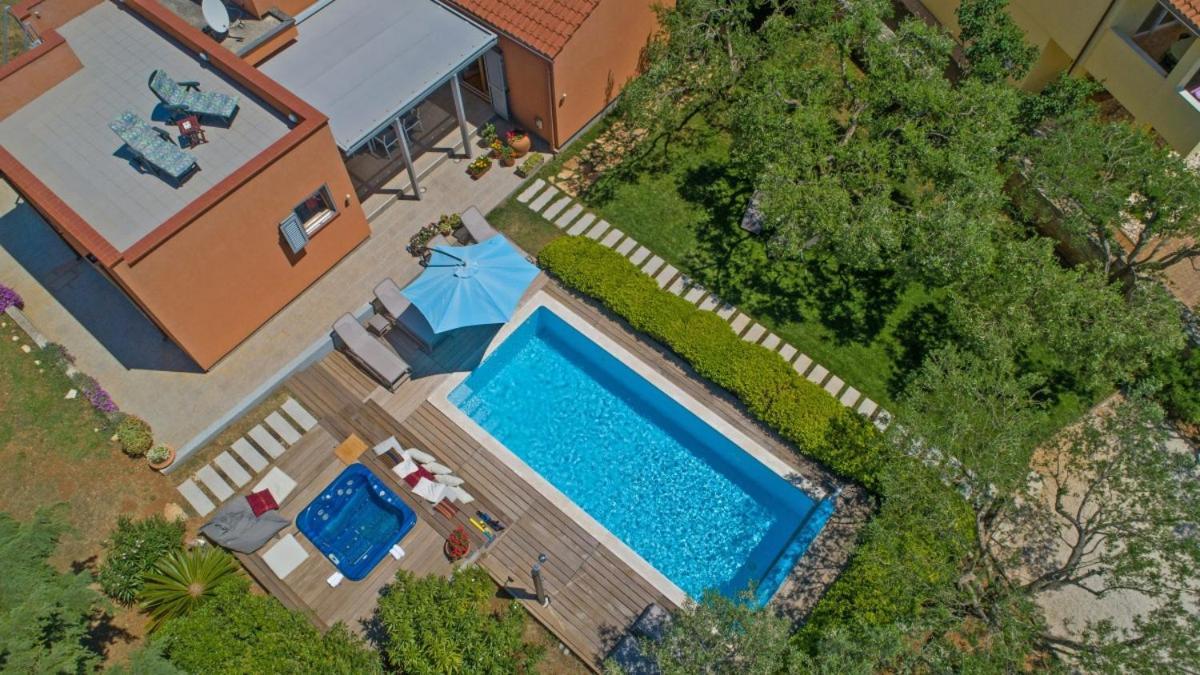 Villa Emili In Medulin - Haus Fuer 4-5 Personen Exteriör bild