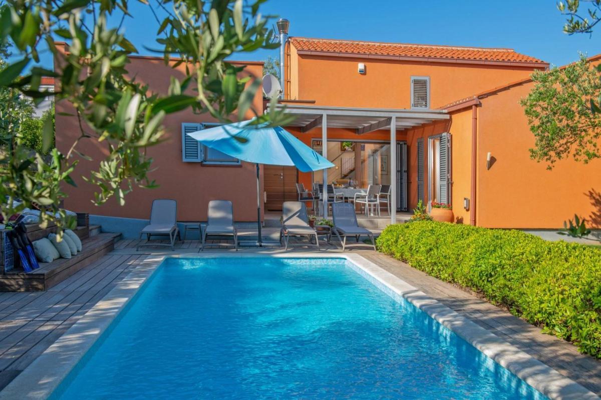 Villa Emili In Medulin - Haus Fuer 4-5 Personen Exteriör bild