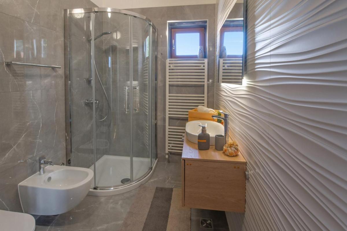 Villa Emili In Medulin - Haus Fuer 4-5 Personen Exteriör bild