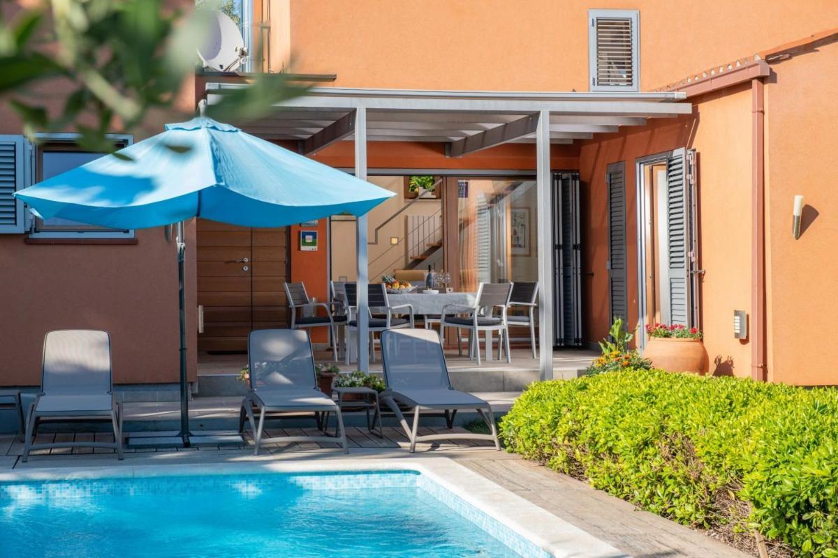 Villa Emili In Medulin - Haus Fuer 4-5 Personen Exteriör bild
