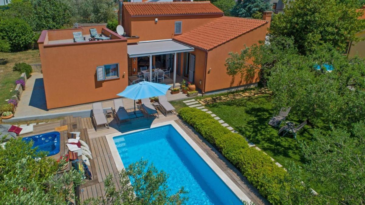 Villa Emili In Medulin - Haus Fuer 4-5 Personen Exteriör bild